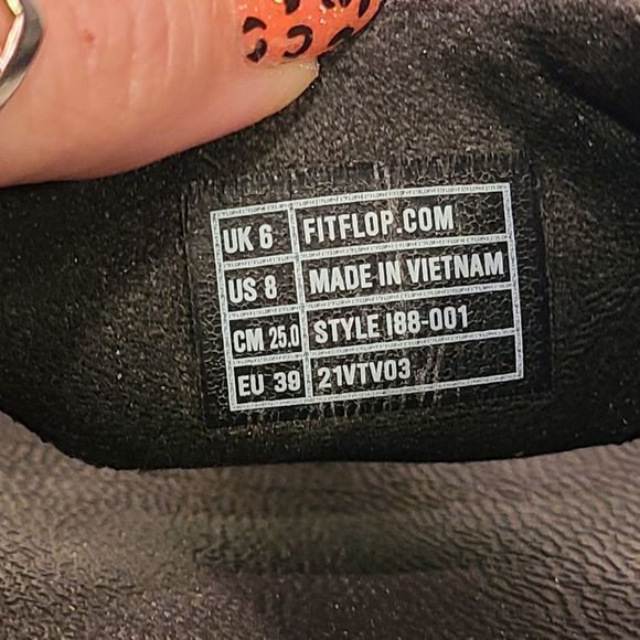 FitFlop Lulu Black Leather Sandal | 8 | EUC | MSRP $85 - Picture 7 of 9